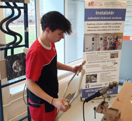 Účast našich žáků v soutěži Učeň instalatér 2026