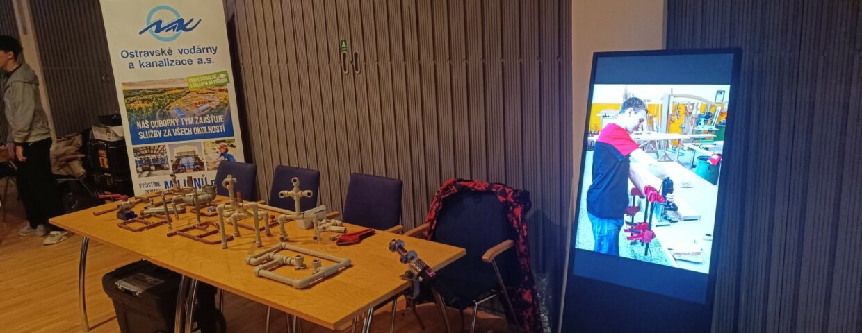 Naše škola na akci „Kdo zná a umí, ten si píská“