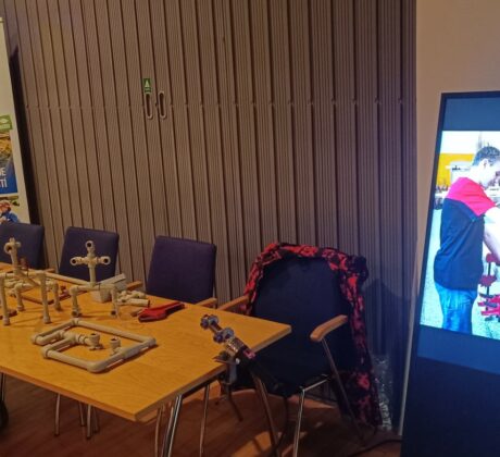 Naše škola na akci „Kdo zná a umí, ten si píská“